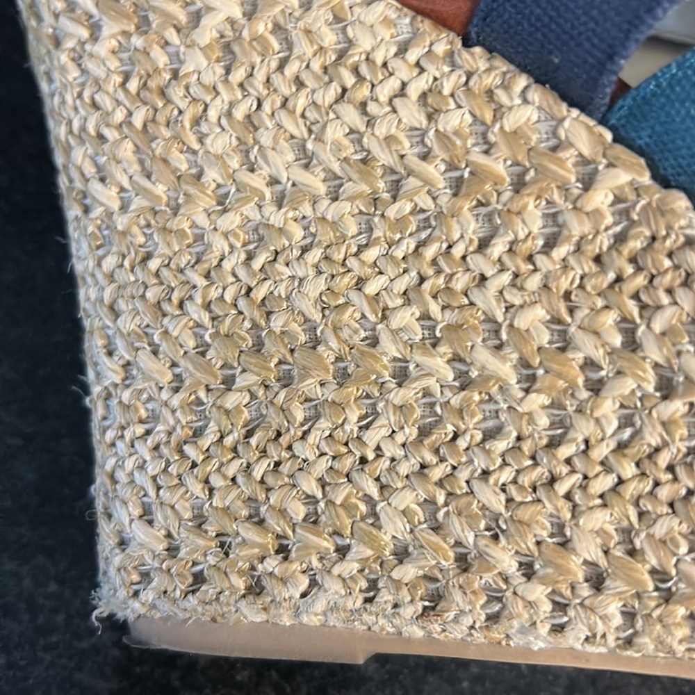 Lauren Conrad Wedge Sandals - Picture 7 of 10